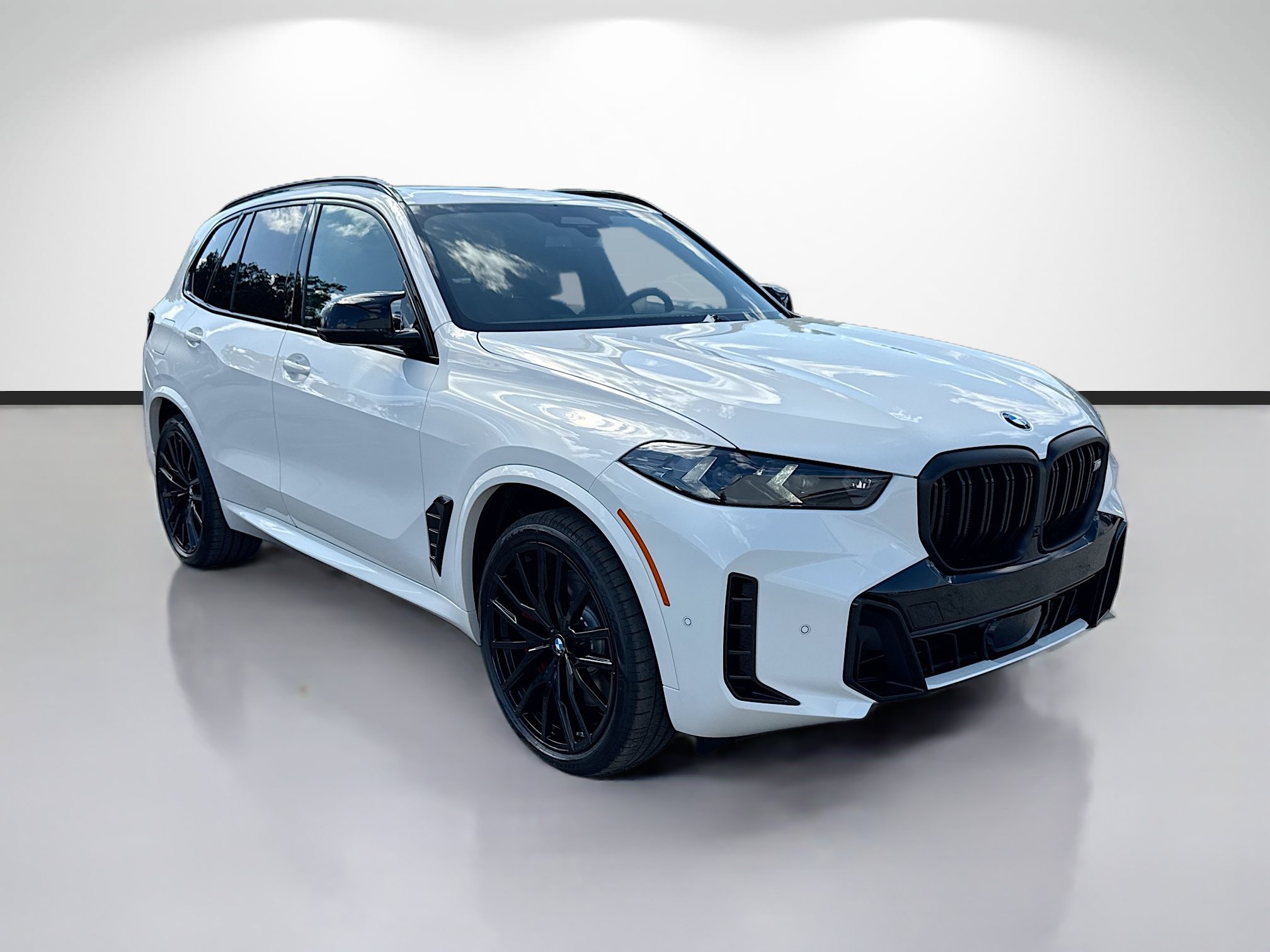 New 2026 BMW X5 M60i AWD/4WD image 1