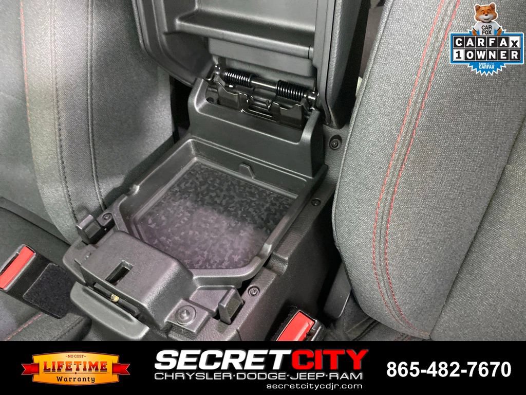 Used 2024 Jeep Gladiator Rubicon w/ Technology Group AWD/4WD image 24