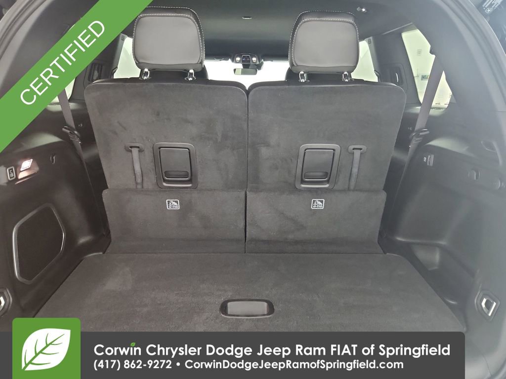 Certified 2025 Jeep Grand Cherokee L Limited w/ Black Appearance Package image 23
