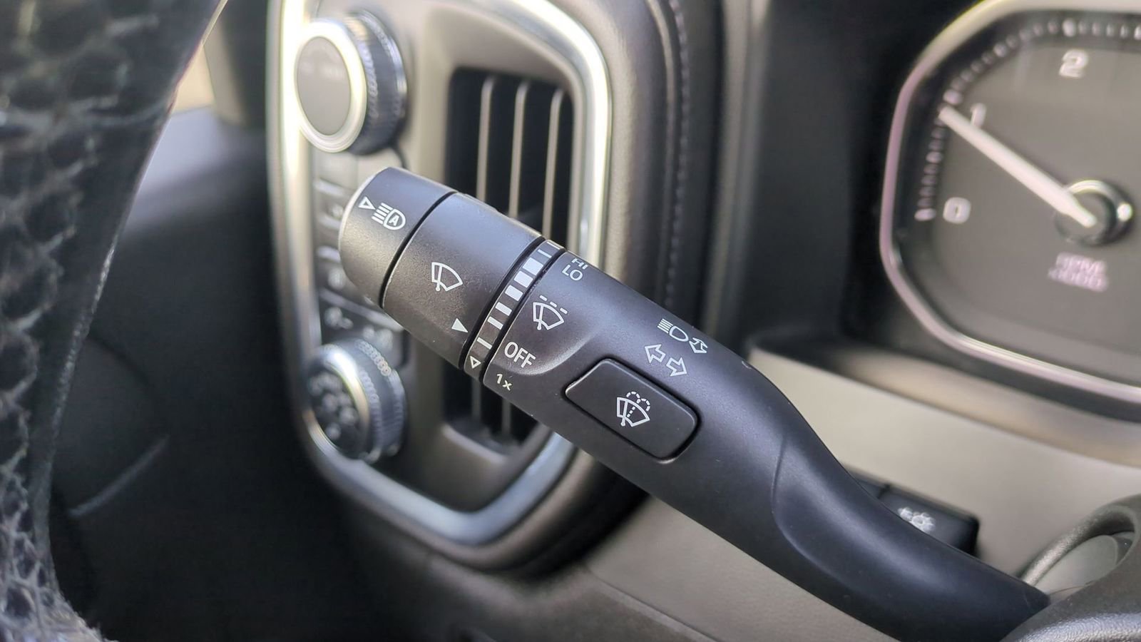 Used 2022 GMC Sierra 2500 Denali w/ Denali Ultimate Package image 30