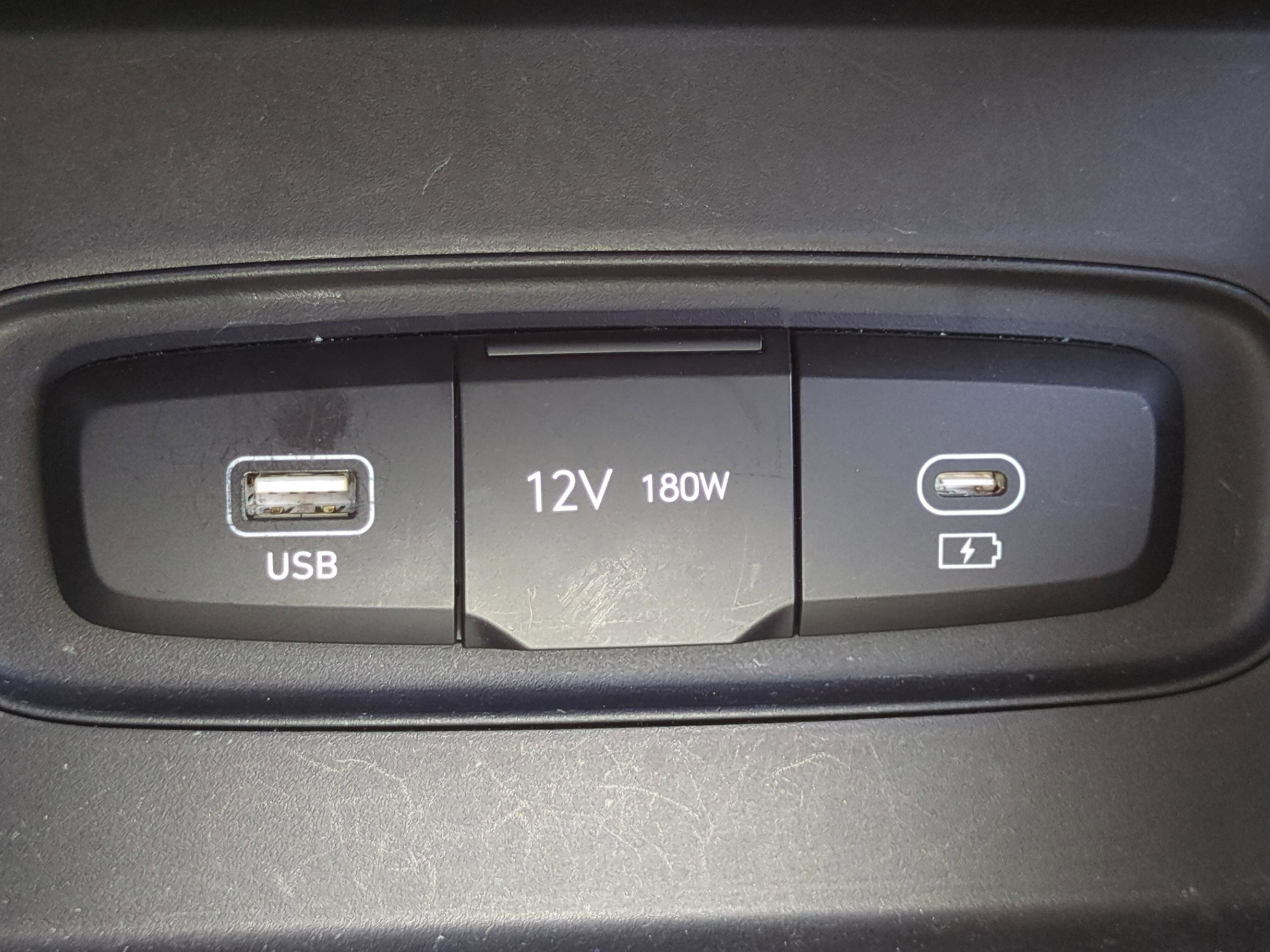 Certified 2023 Hyundai Venue SE FWD image 49