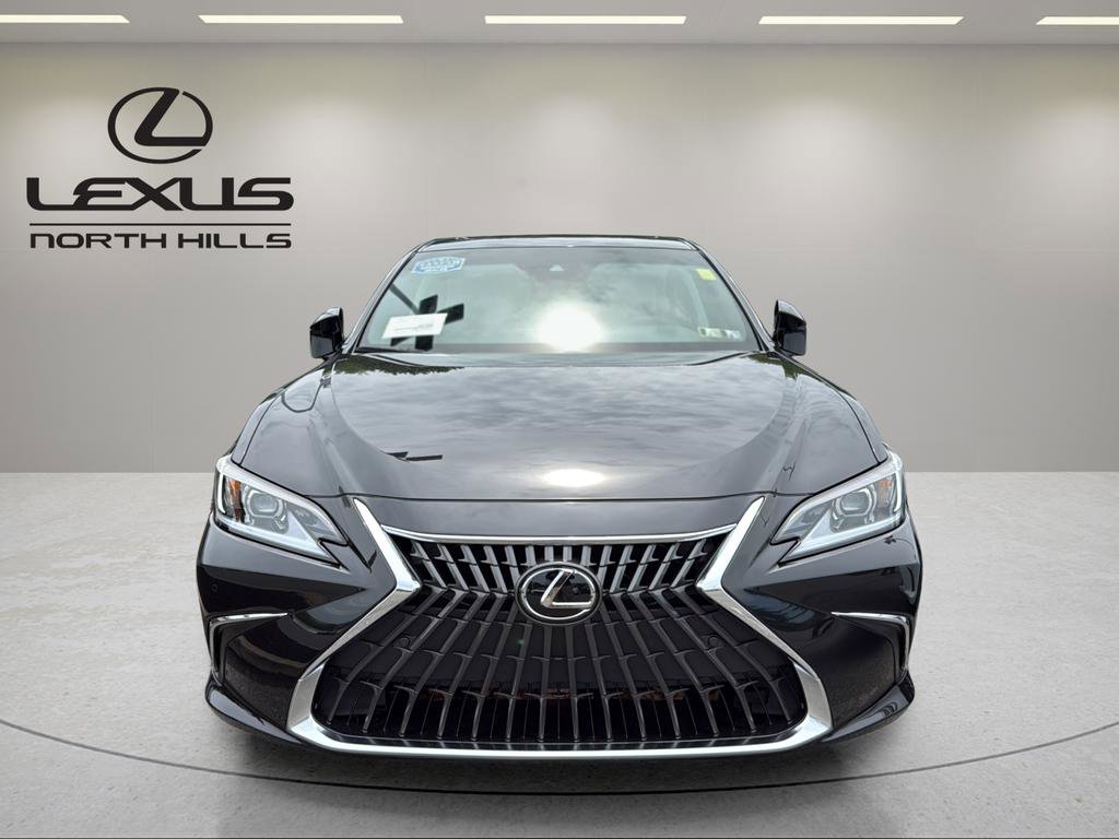 Used 2025 Lexus ES 350 w/ Premium Package FWD image 2