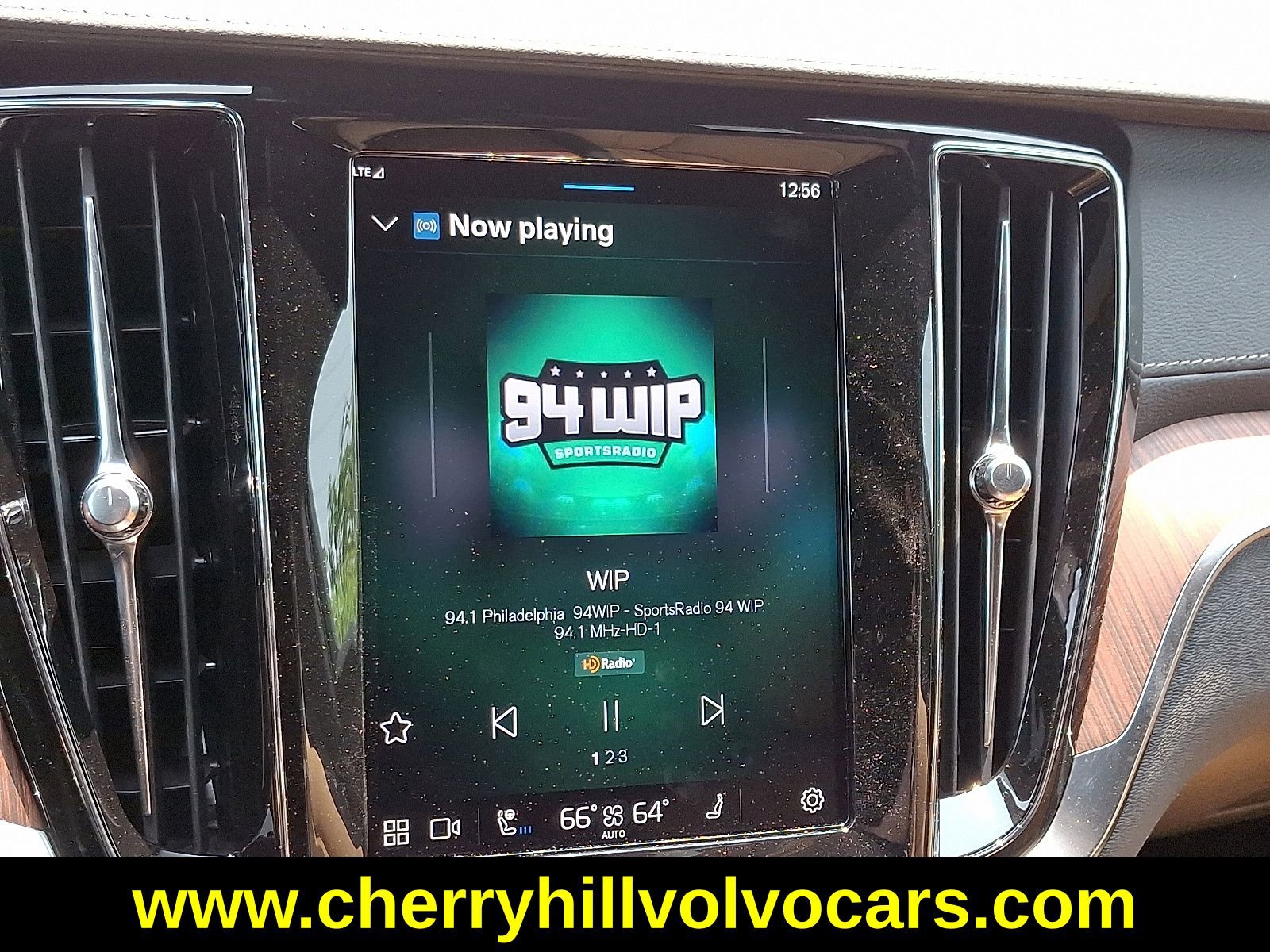 New 2025 Volvo V60 B5 Cross Country Ultra w/ Protection Package Premier image 19