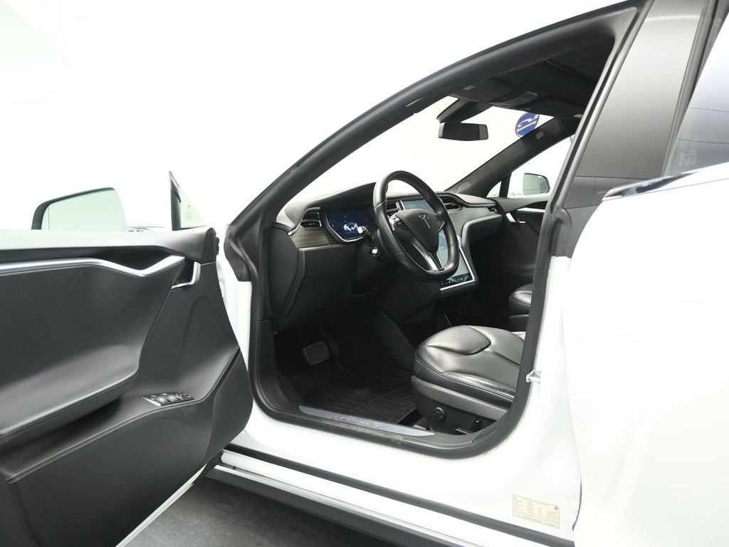 Used 2015 Tesla Model S 85D image 7