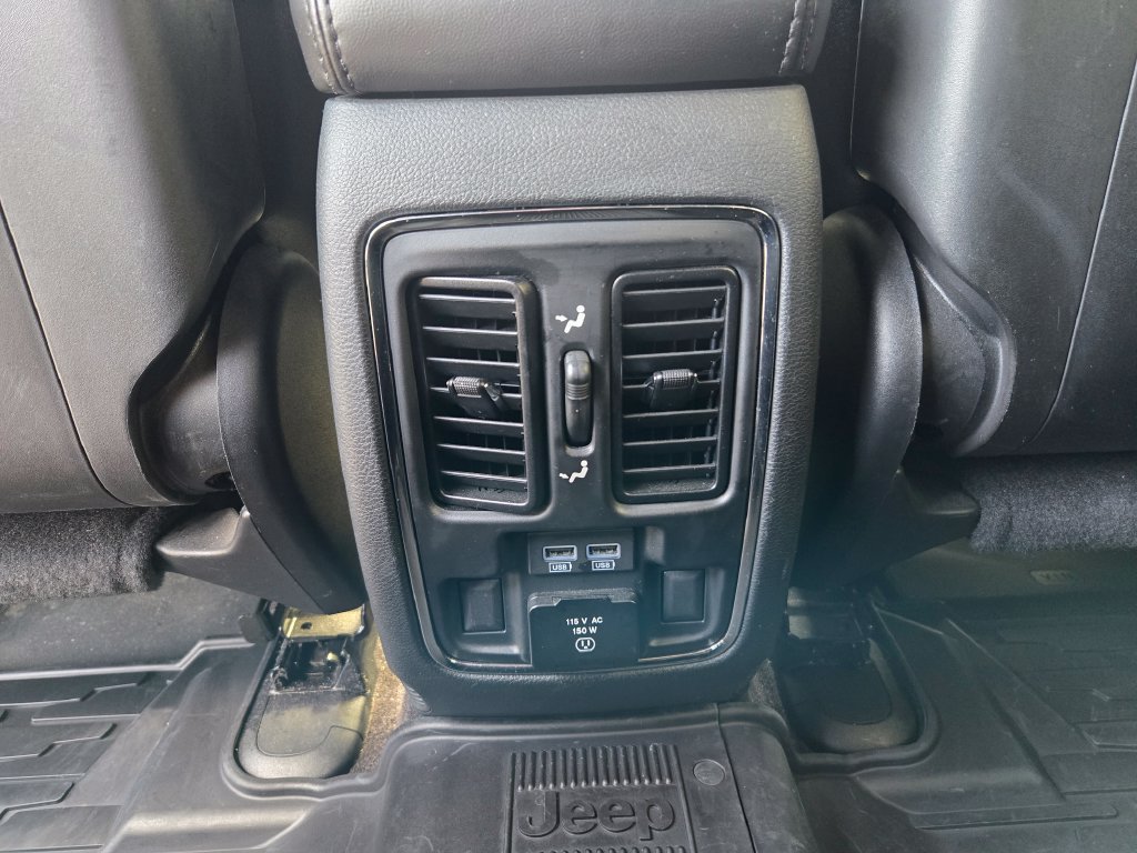 Used 2019 Jeep Grand Cherokee Limited w/ Trailer Tow Group IV AWD/4WD image 39