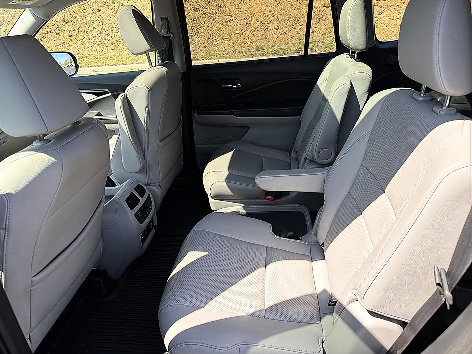 Used 2017 Honda Pilot Elite image 15