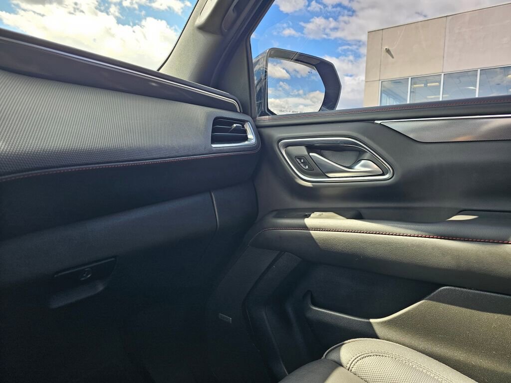 Used 2022 Chevrolet Tahoe RST w/ Luxury Package AWD/4WD image 24