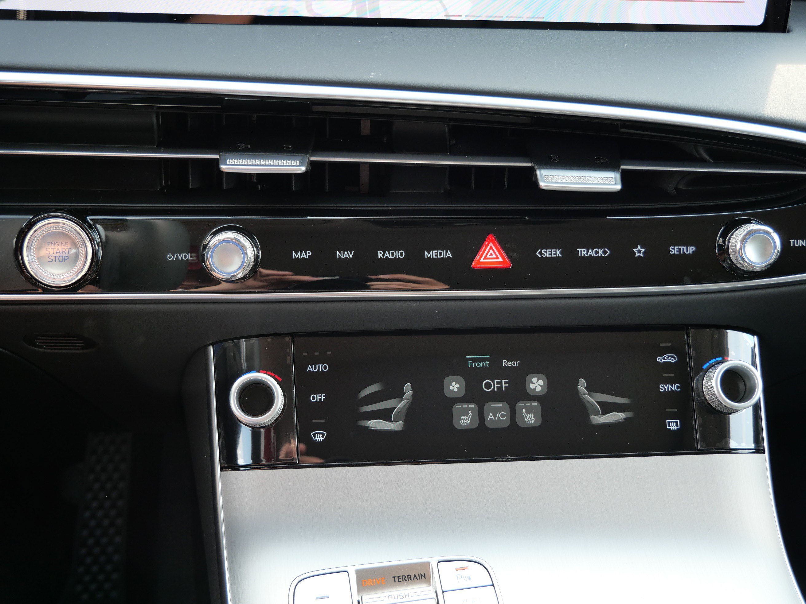 New 2026 Genesis GV70 2.5T Select AWD/4WD image 9