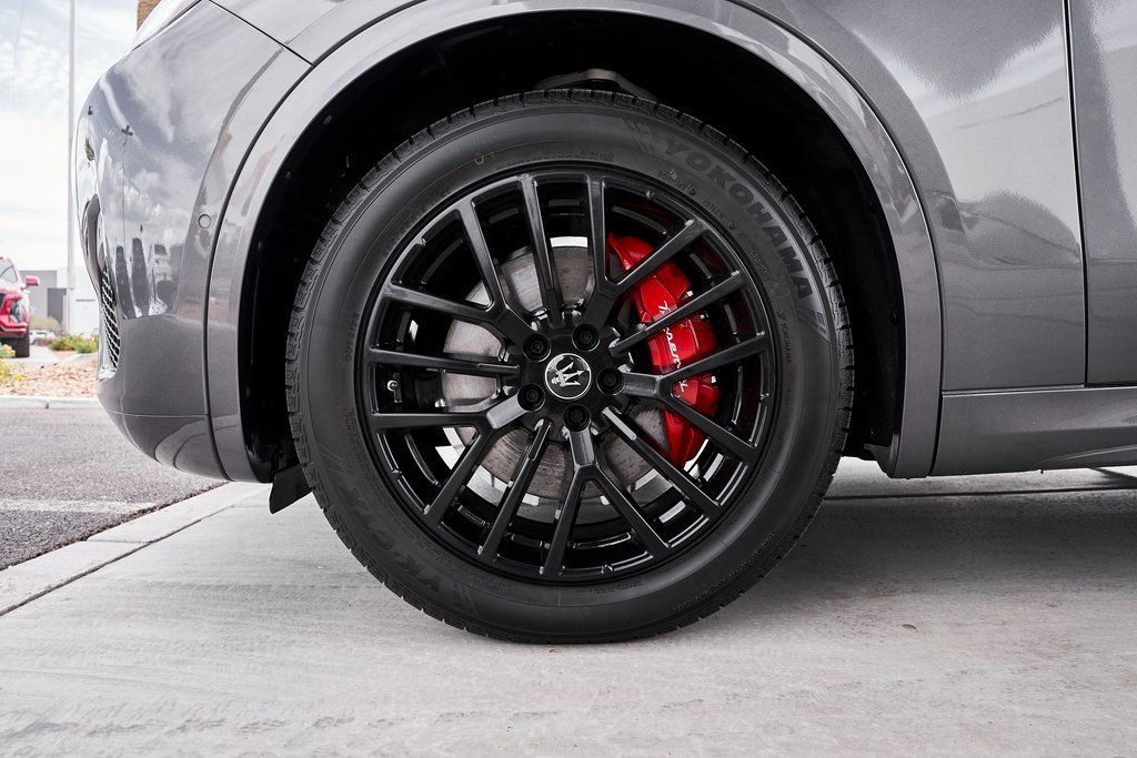 Used 2023 Maserati Grecale GT image 3