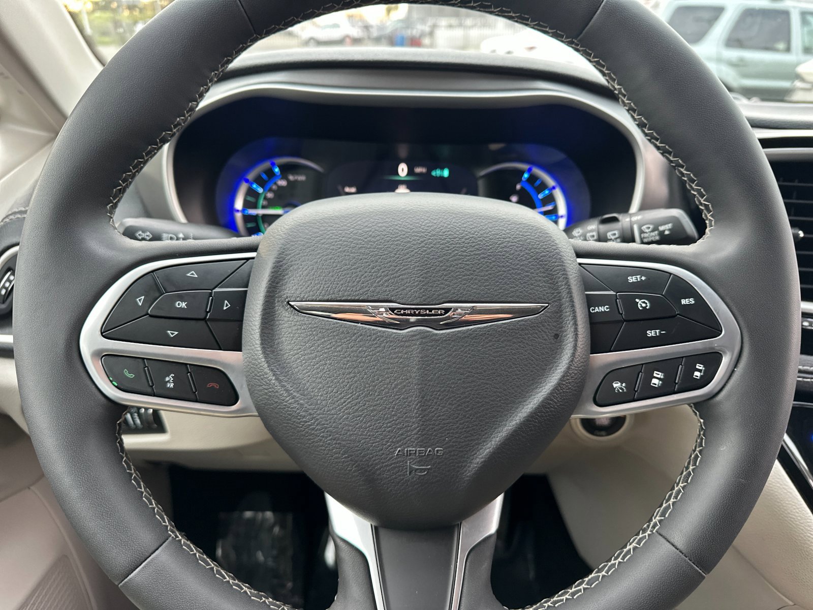 Used 2023 Chrysler Pacifica Touring-L image 23