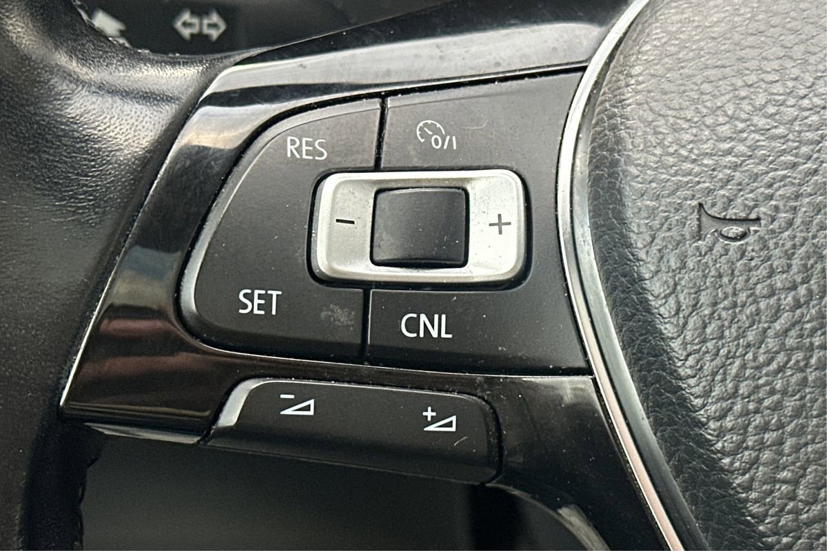 Used 2015 Volkswagen Jetta SE image 32