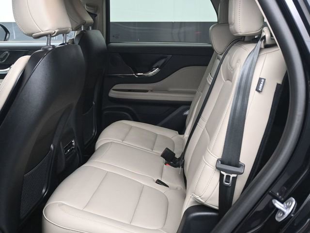 Used 2025 Lincoln Corsair FWD image 5