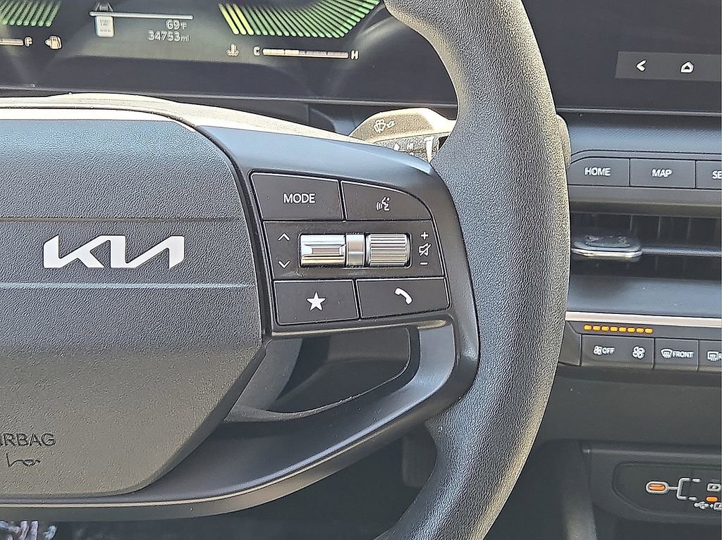 Used 2025 Kia K4 LXS FWD image 19
