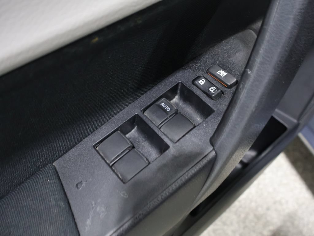 Used 2014 Toyota Corolla LE FWD image 12
