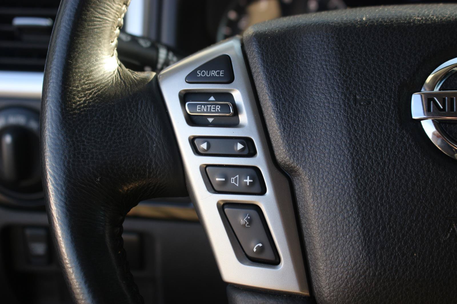 Used 2021 Nissan Titan SV w/ SV Convenience Package AWD/4WD image 21