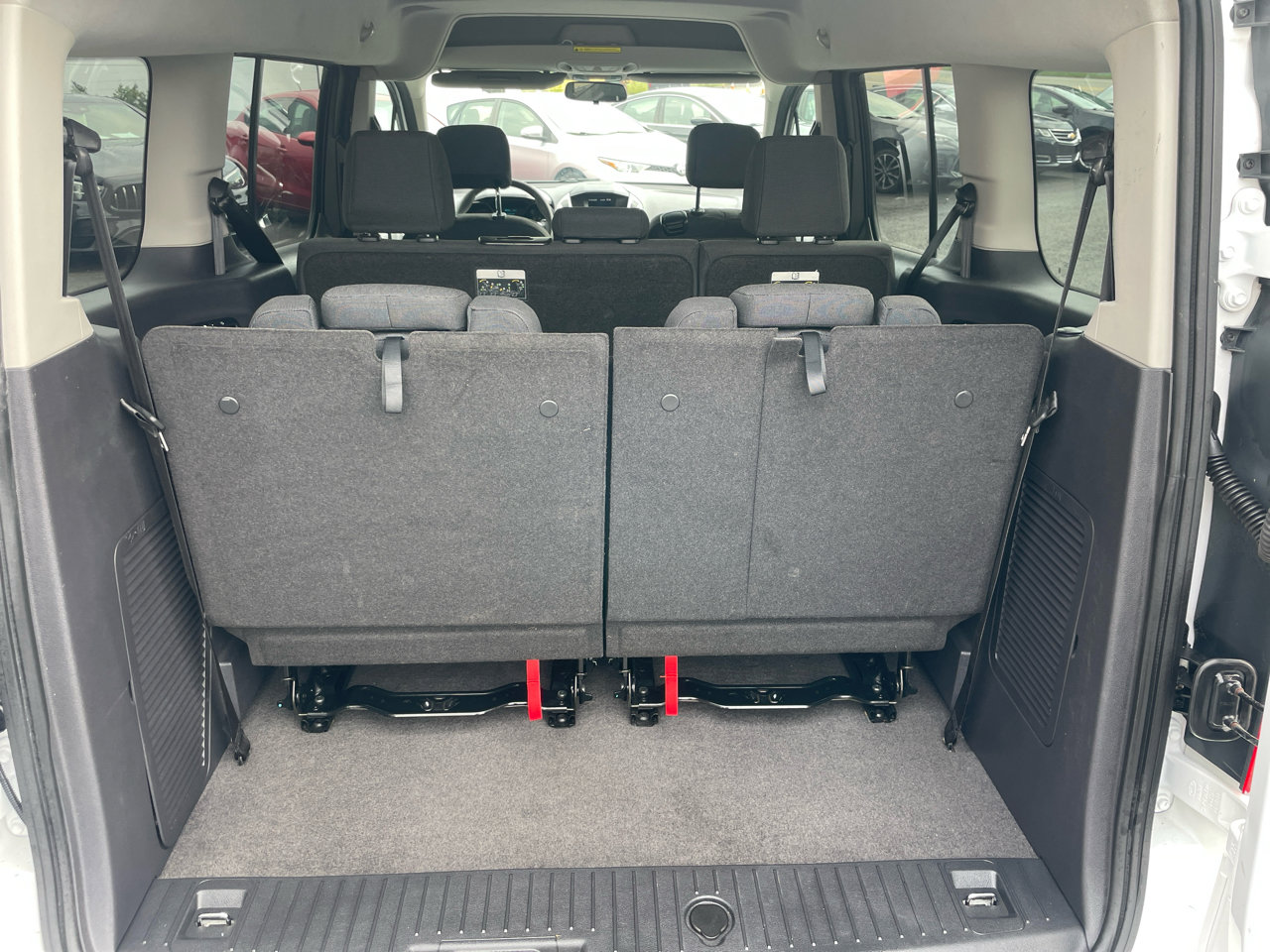 Used 2015 Ford Transit Connect XLT image 7
