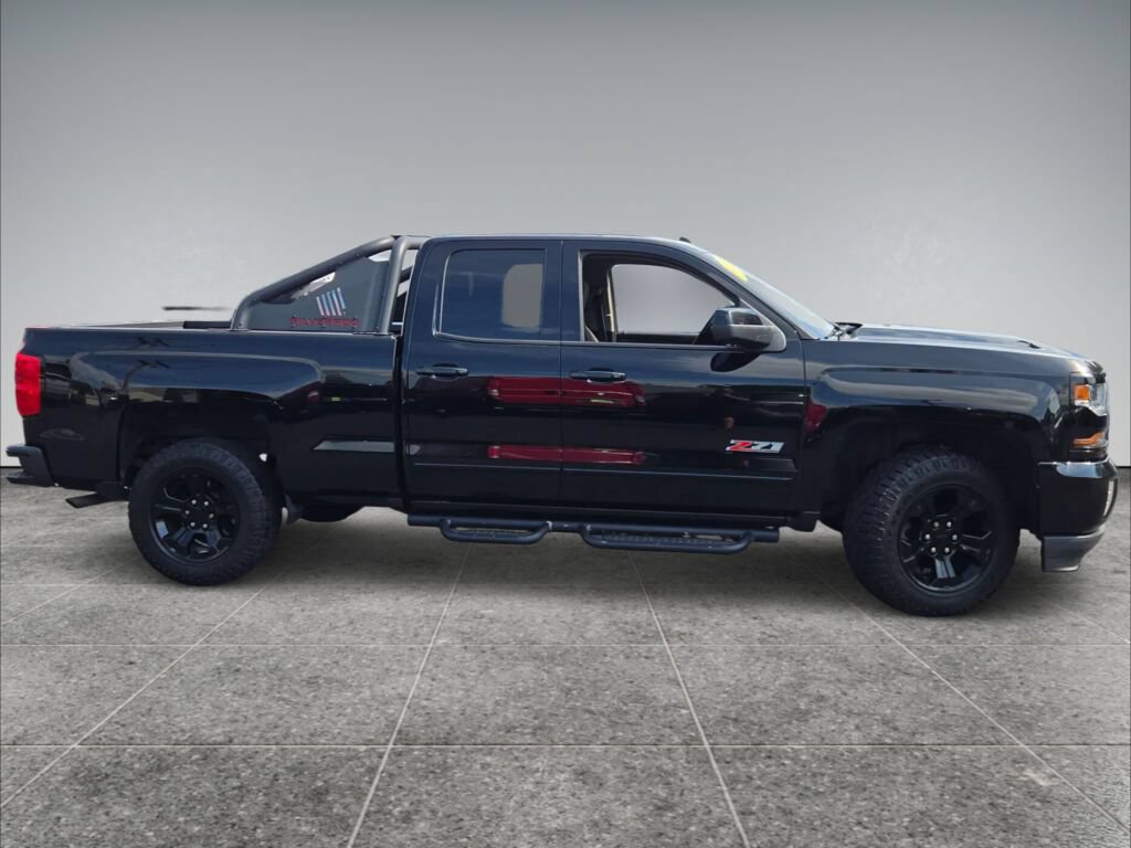 Certified 2017 Chevrolet Silverado 1500 LT w/ Midnight Edition AWD/4WD image 2