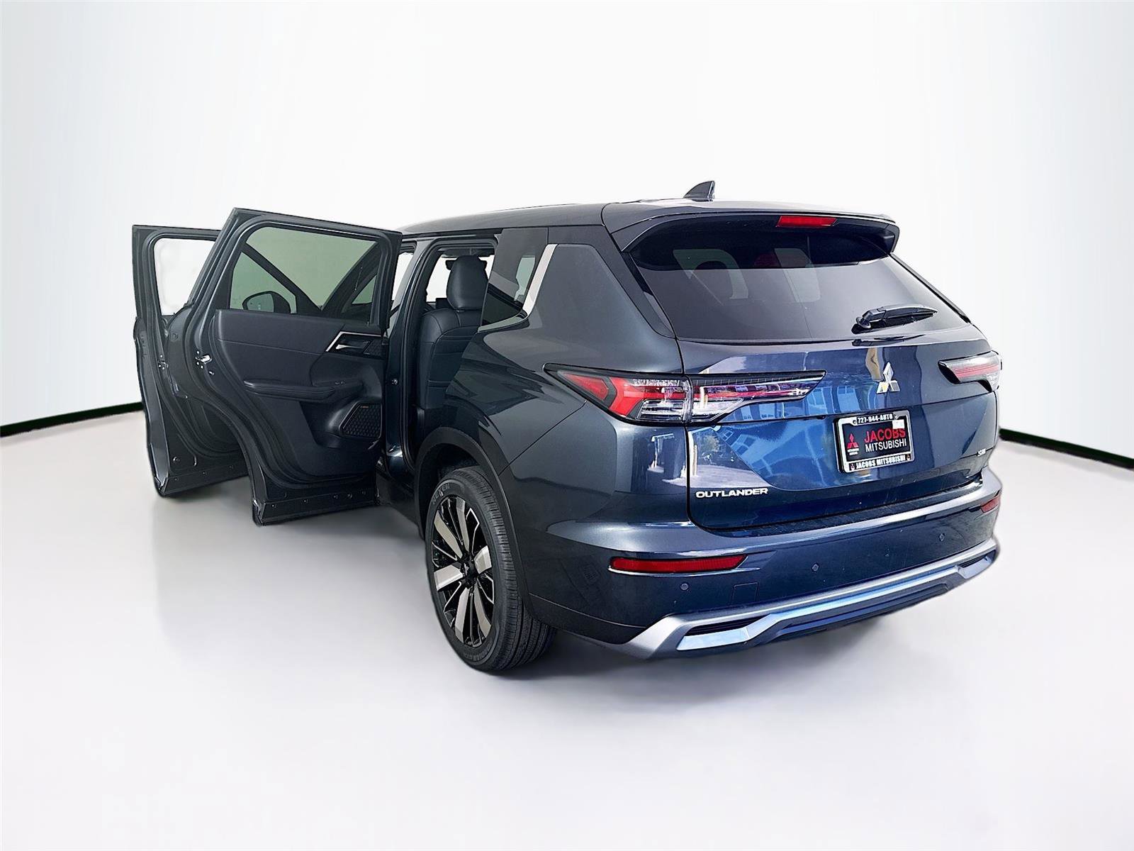 New 2026 Mitsubishi Outlander SE image 36