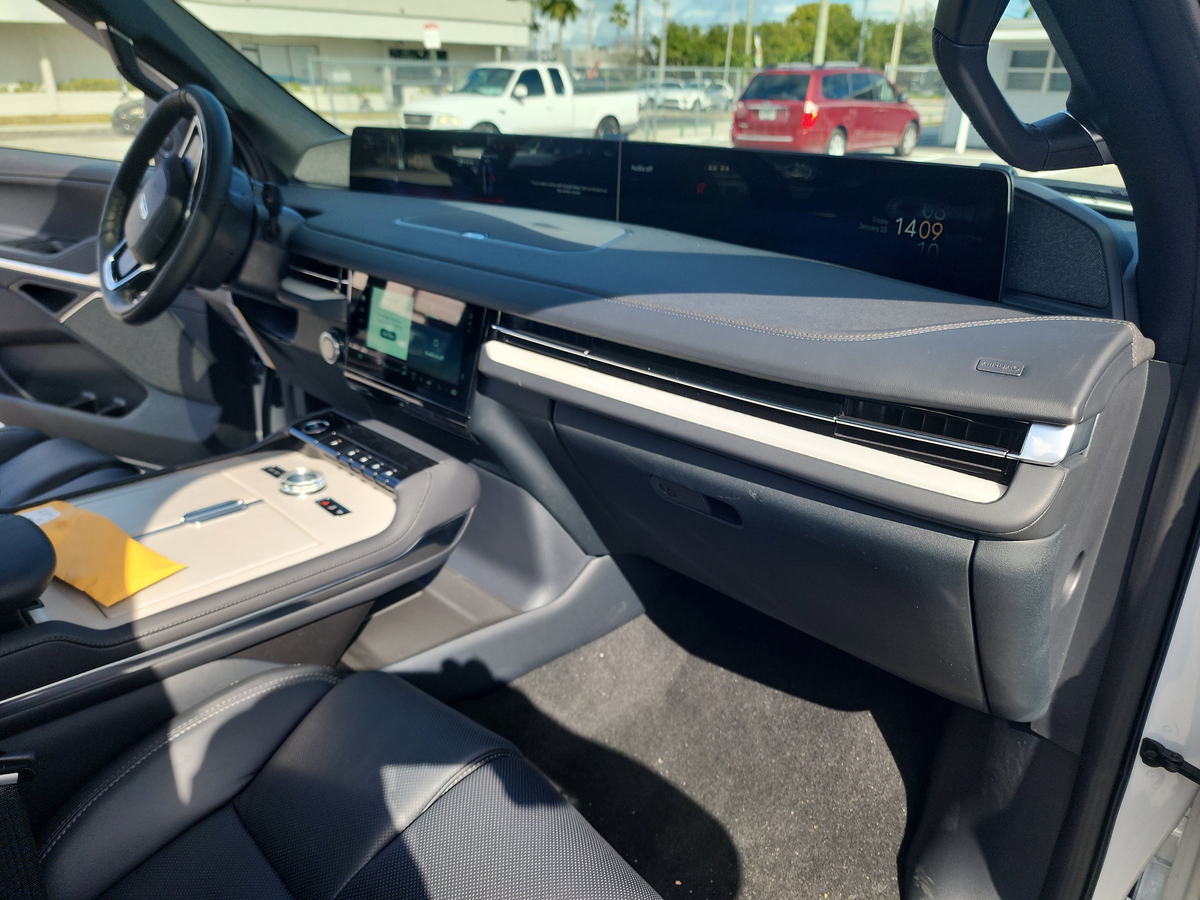 New 2026 Lincoln Navigator L Reserve w/ Jet Appearance Package image 30