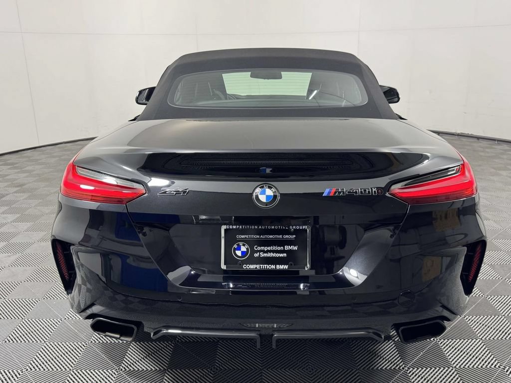 Used 2025 BMW Z4 M40i w/ Edition RWD image 9