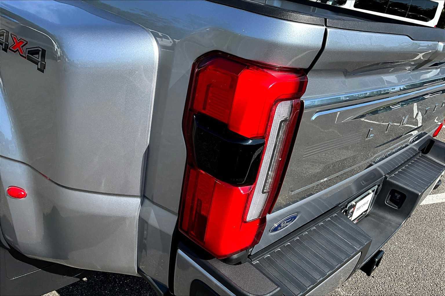 Used 2024 Ford F450 Limited image 54