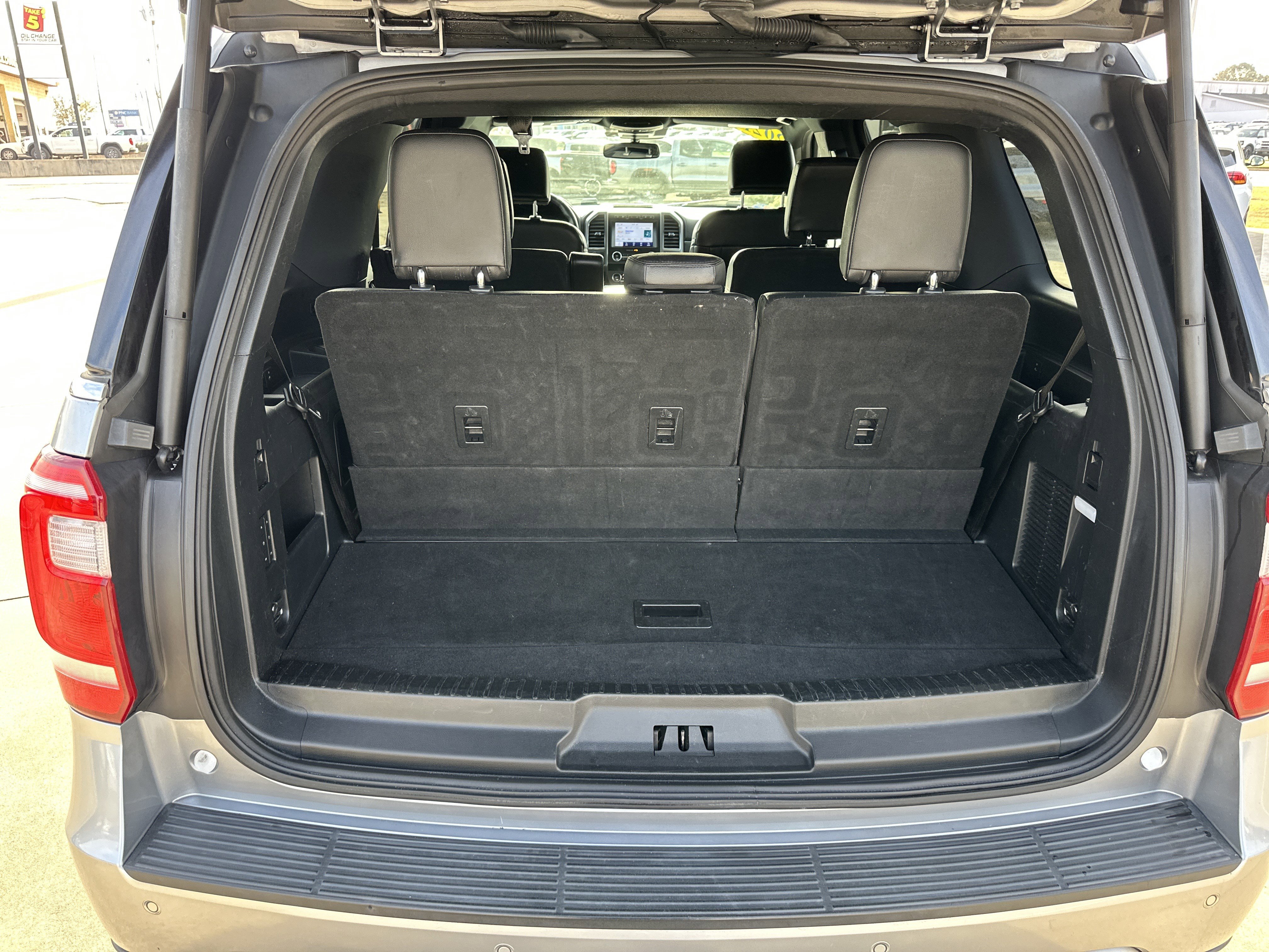 Used 2021 Ford Expedition XLT image 19