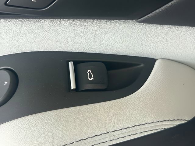 New 2026 BMW X5 xDrive40i w/ Premium Package AWD/4WD image 11