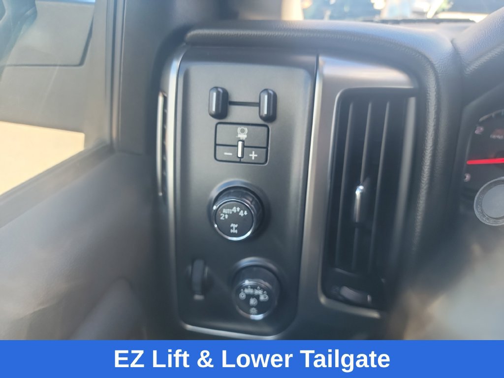 Used 2017 Chevrolet Silverado 1500 LT w/ Midnight Edition AWD/4WD image 21