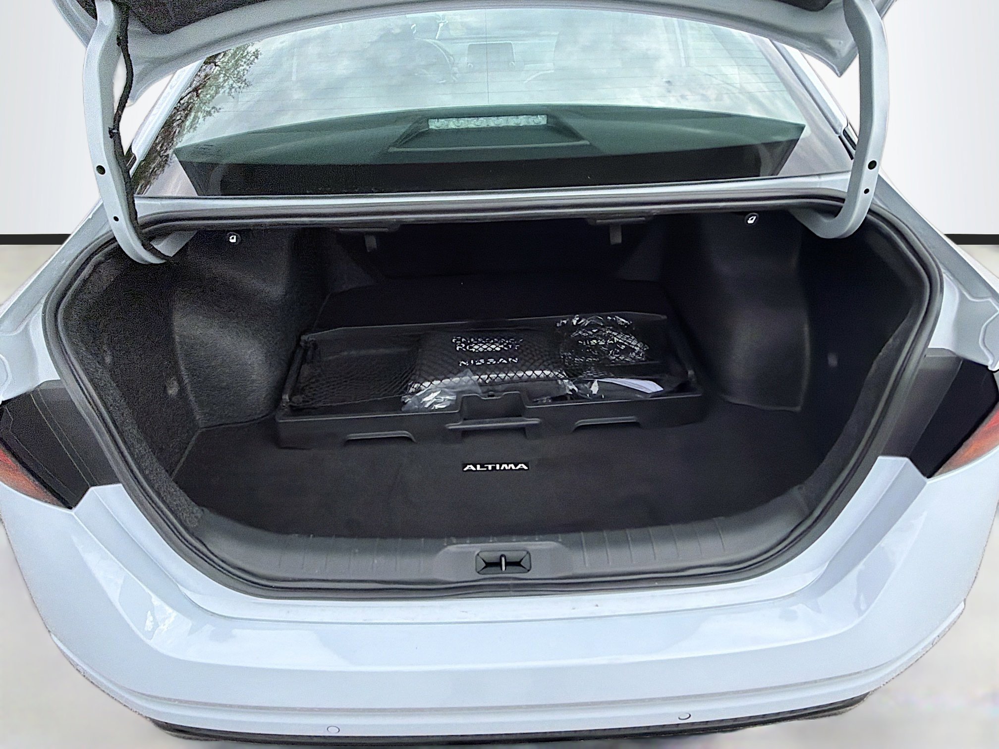 Used 2024 Nissan Altima 2.5 SR image 12