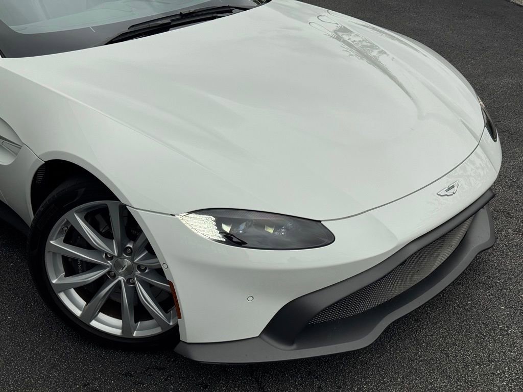 Used 2023 Aston Martin V8 Vantage Roadster image 31
