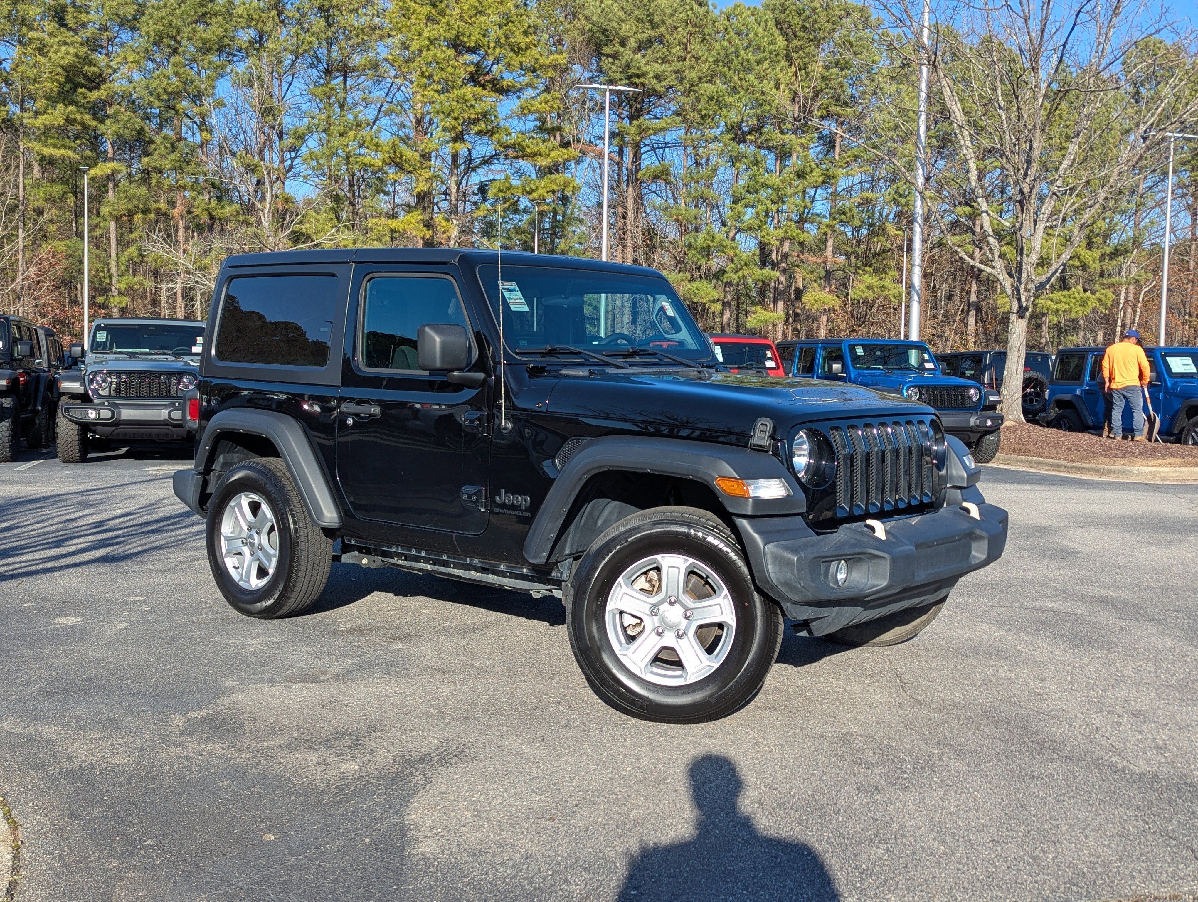 Used 2023 Jeep Wrangler Sport S image 3