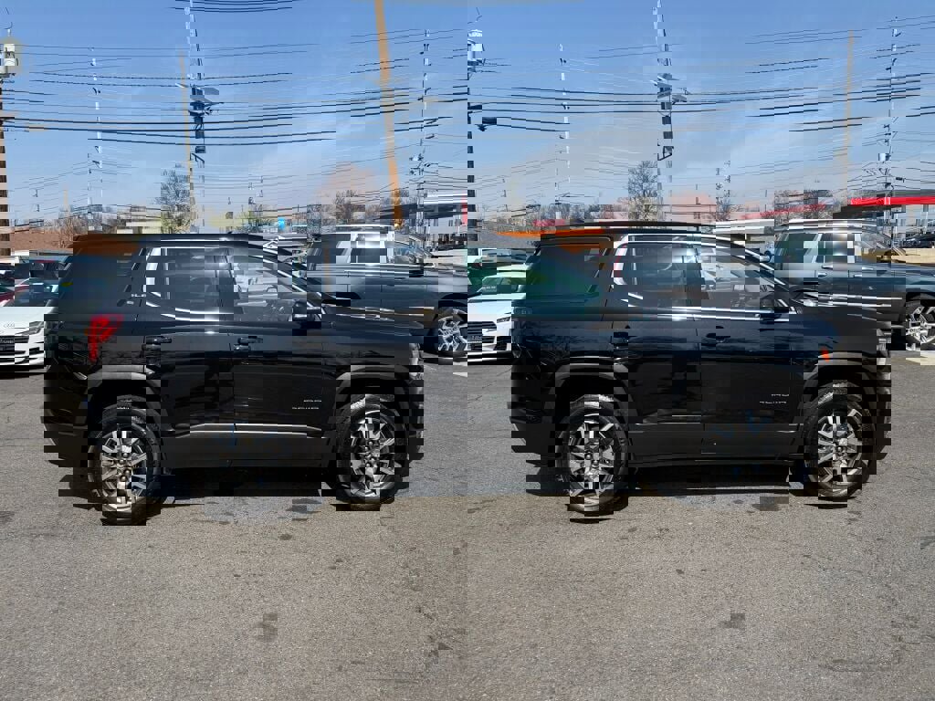 Used 2021 GMC Acadia SLE image 8