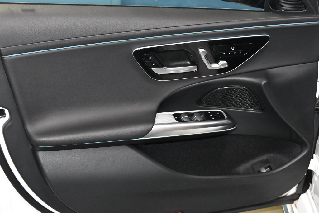 Certified 2024 Mercedes-Benz E 350 4MATIC Sedan image 4