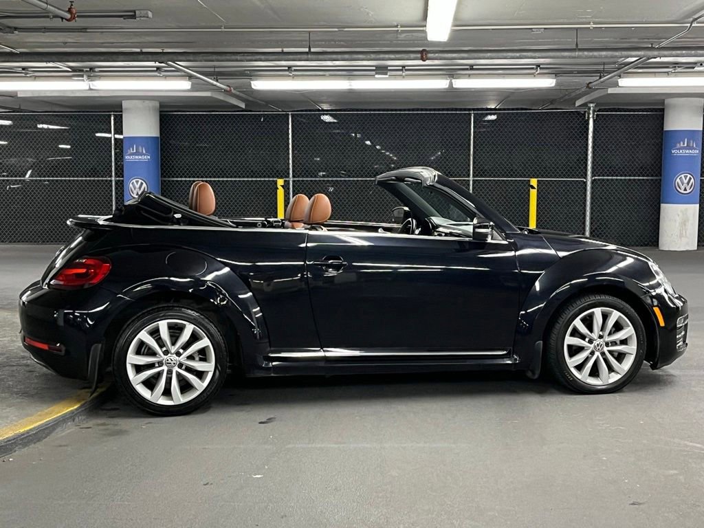 Used 2017 Volkswagen Beetle 1.8T Classic FWD image 31