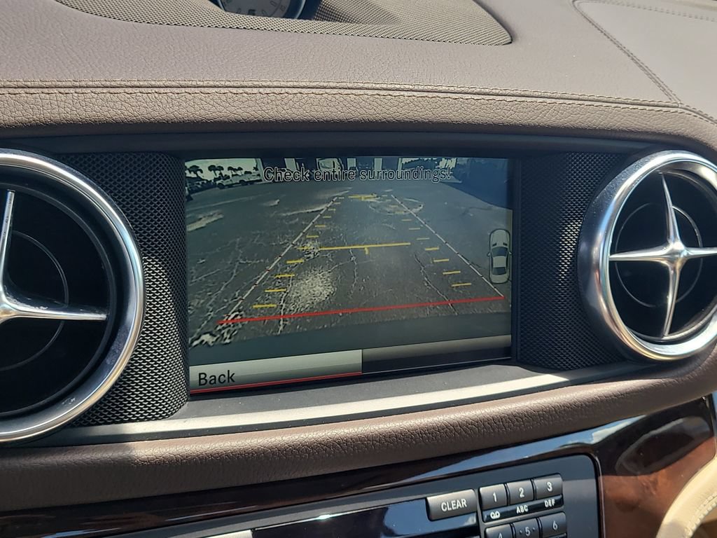 Used 2014 Mercedes-Benz SL 550 image 17