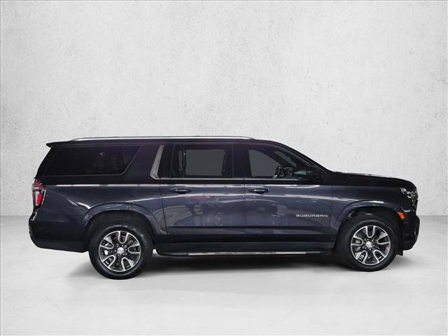 Used 2023 Chevrolet Suburban LT RWD image 4