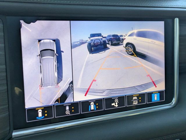 Used 2021 GMC Yukon Denali w/ Denali Premium Package image 18