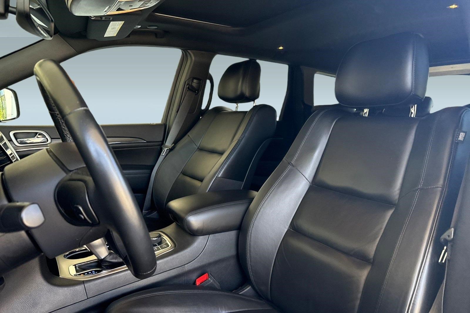 Used 2019 Jeep Grand Cherokee Limited AWD/4WD image 22