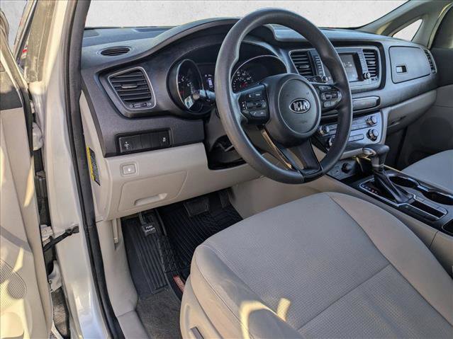 Used 2019 Kia Sedona LX image 10