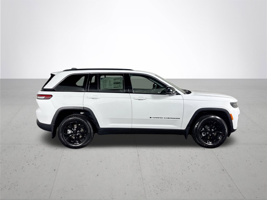 New 2026 Jeep Grand Cherokee Altitude AWD/4WD image 5
