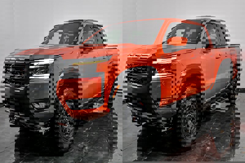 Used 2025 Nissan Frontier PRO-4X image 5