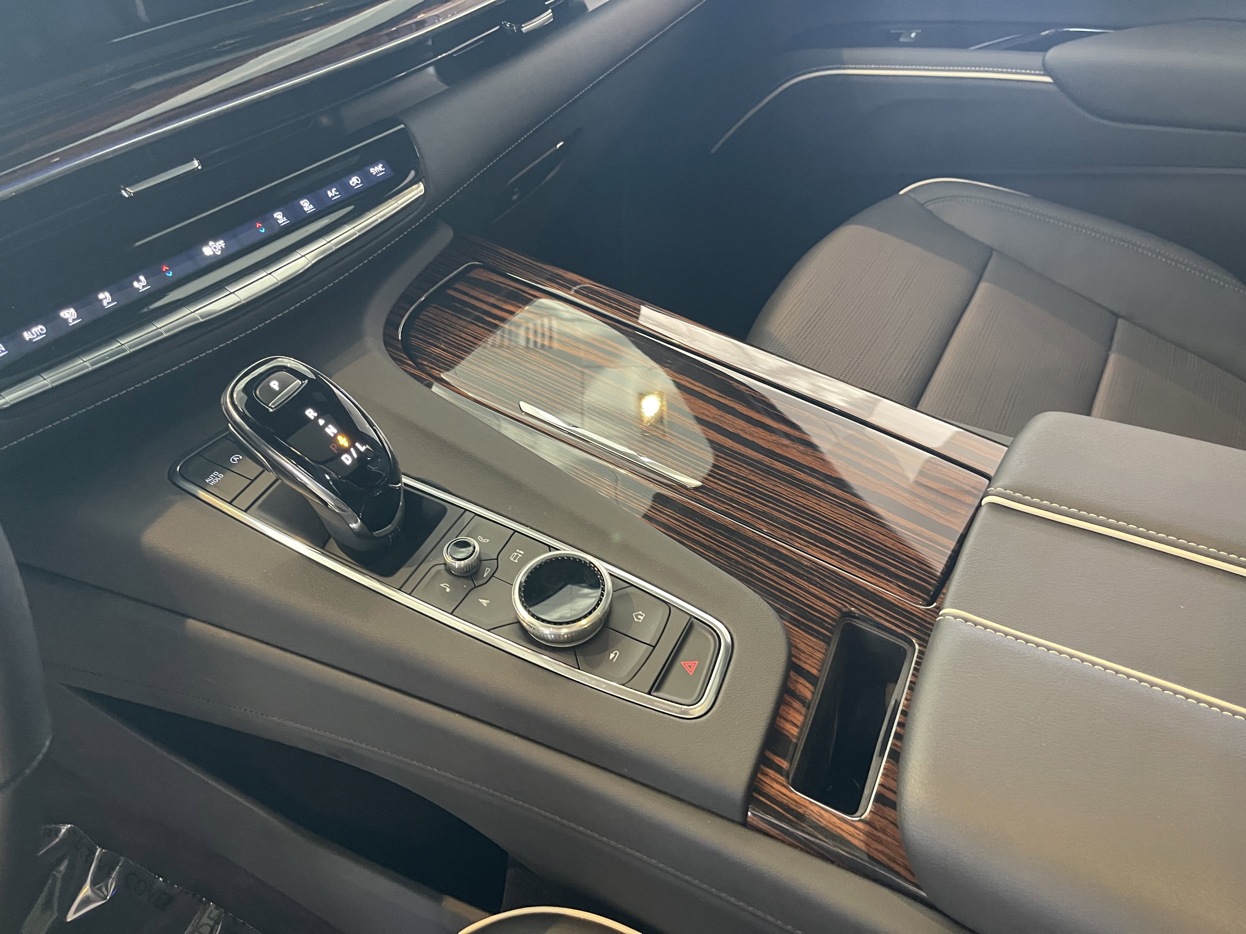 Certified 2023 Cadillac Escalade ESV Premium Luxury w/ LPO, Radiant Package image 14