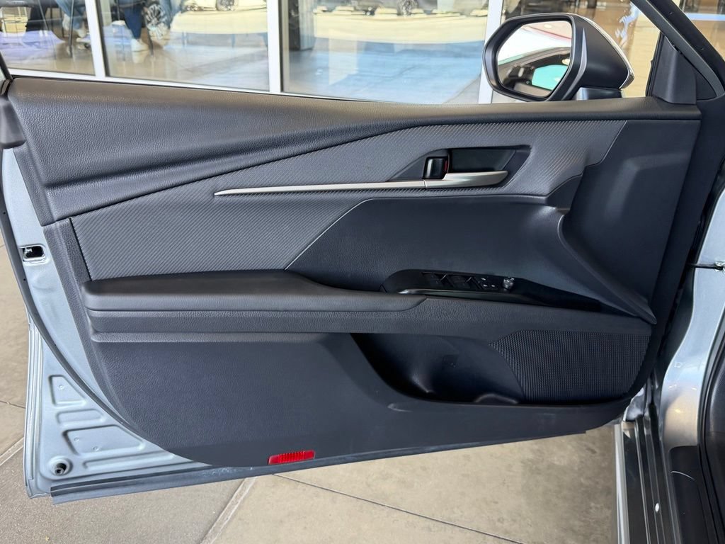 Used 2026 Toyota Camry SE FWD image 19