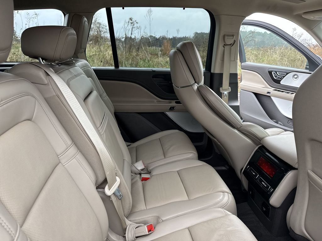 Used 2023 Lincoln Aviator Reserve w/ Equipment Group 201A image 34