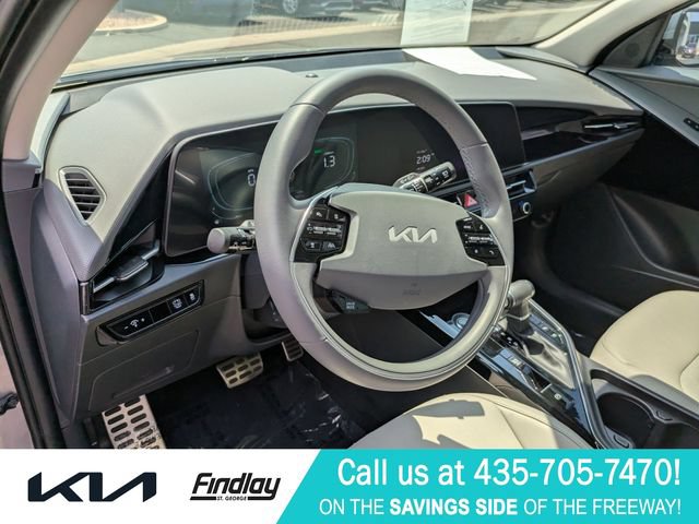 Certified 2025 Kia Niro EX Touring FWD image 15