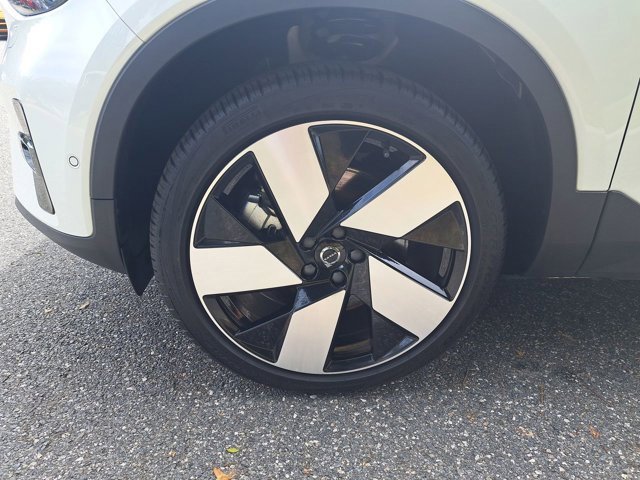 Used 2023 Volvo XC40 Recharge Ultimate w/ Protection Package Premier image 11