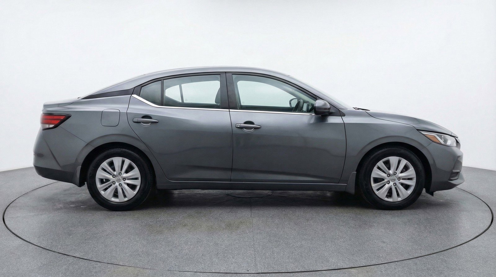 Used 2025 Nissan Sentra S image 11