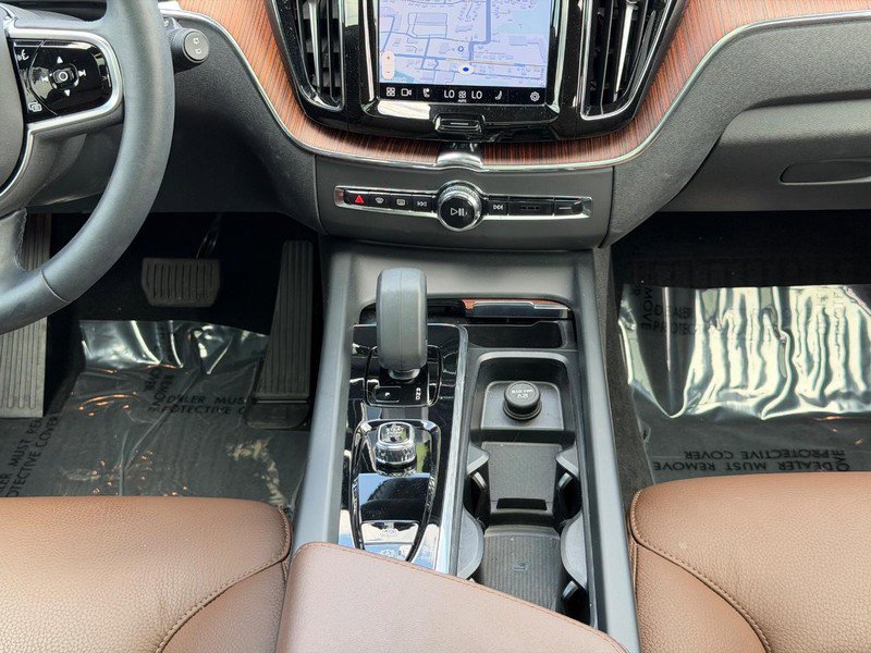Certified 2023 Volvo XC60 B5 Plus w/ Climate Package FWD image 16