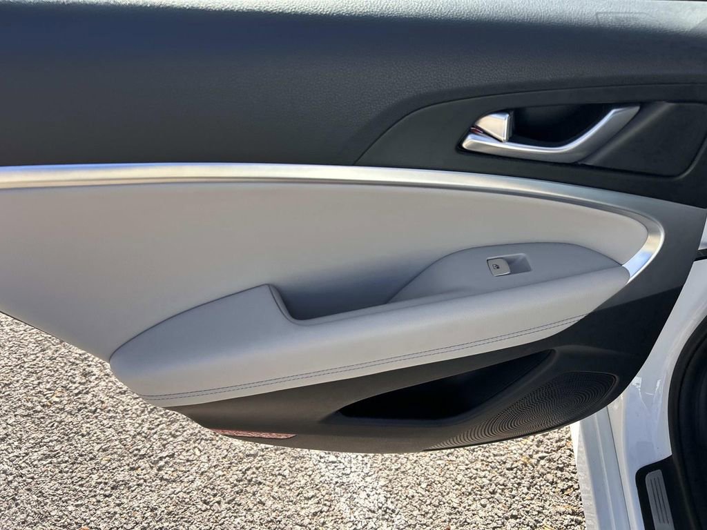 Used 2022 Genesis G70 2.0T image 20