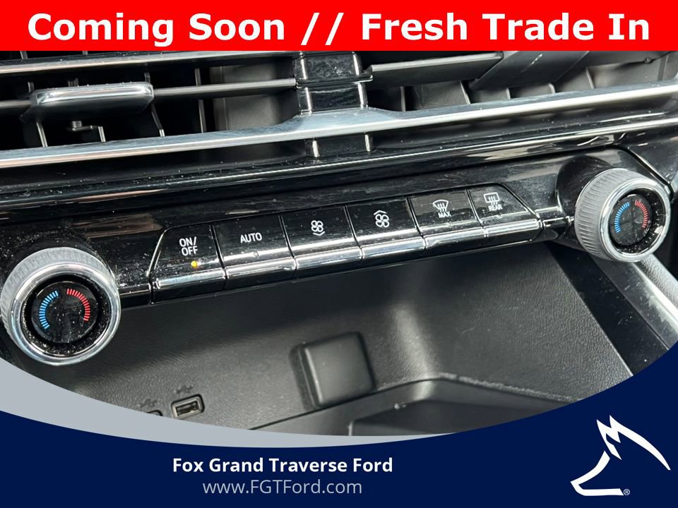 Used 2024 Chevrolet Traverse RS image 28